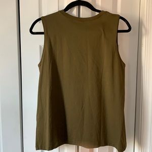Uniqlo sleeveless top
